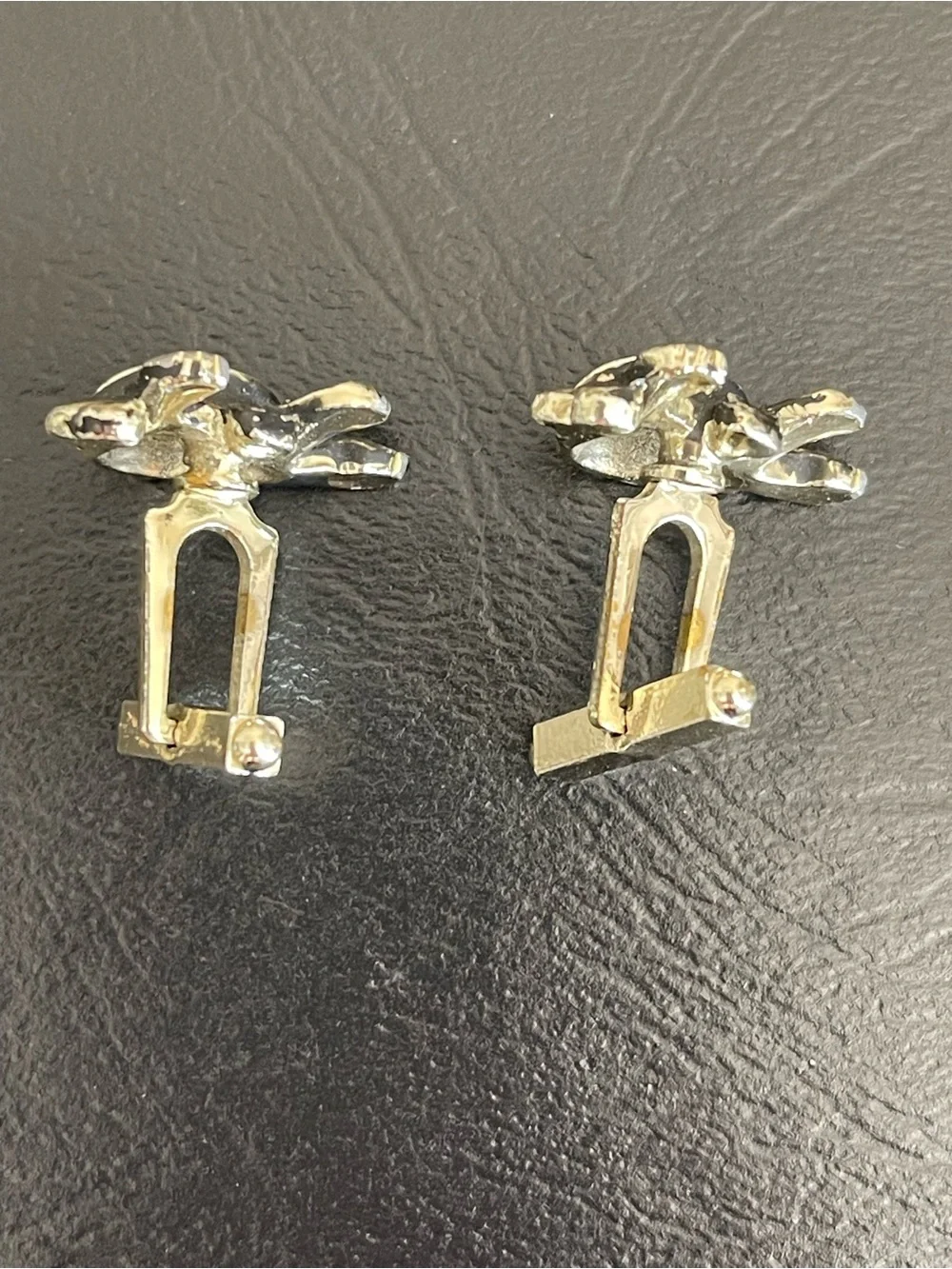 Vintage silver tone Turtle cuff links.